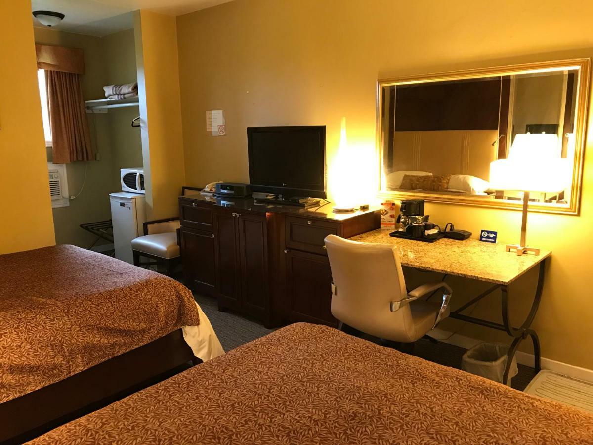 Cardinal Court Motel Сен Тома Екстериор снимка