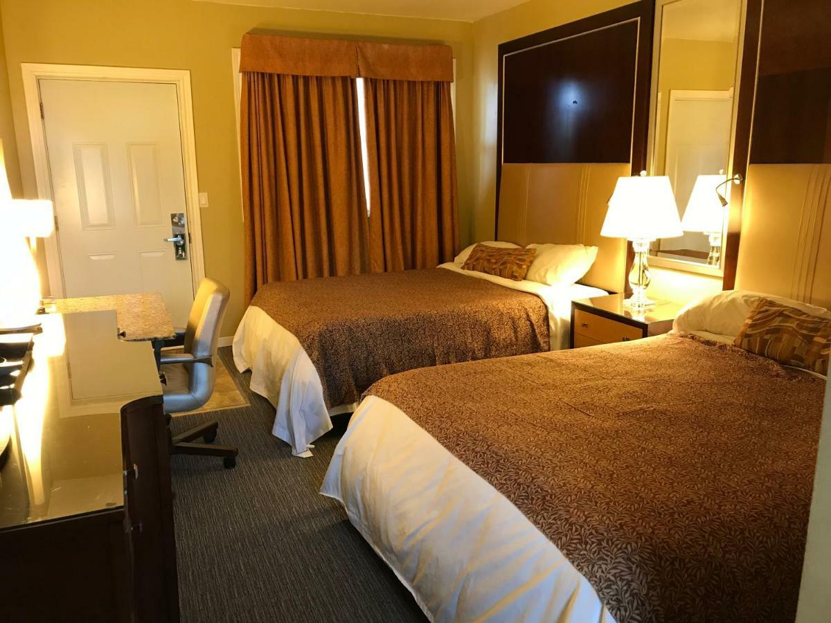 Cardinal Court Motel Сен Тома Екстериор снимка