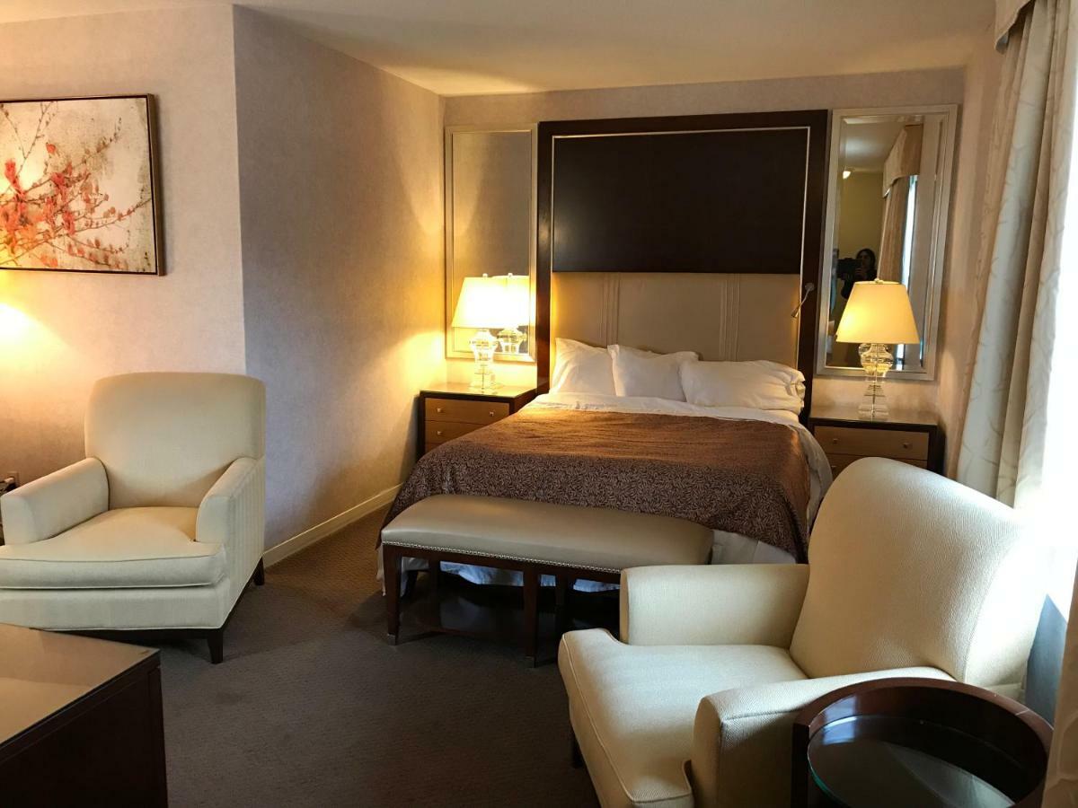 Cardinal Court Motel Сен Тома Екстериор снимка